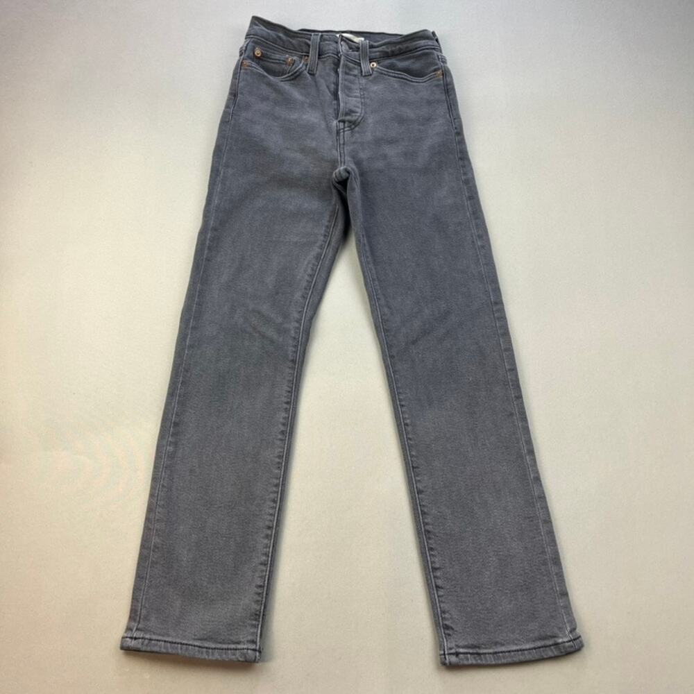 Levi's Straight Leg Jeans in Faded Gray